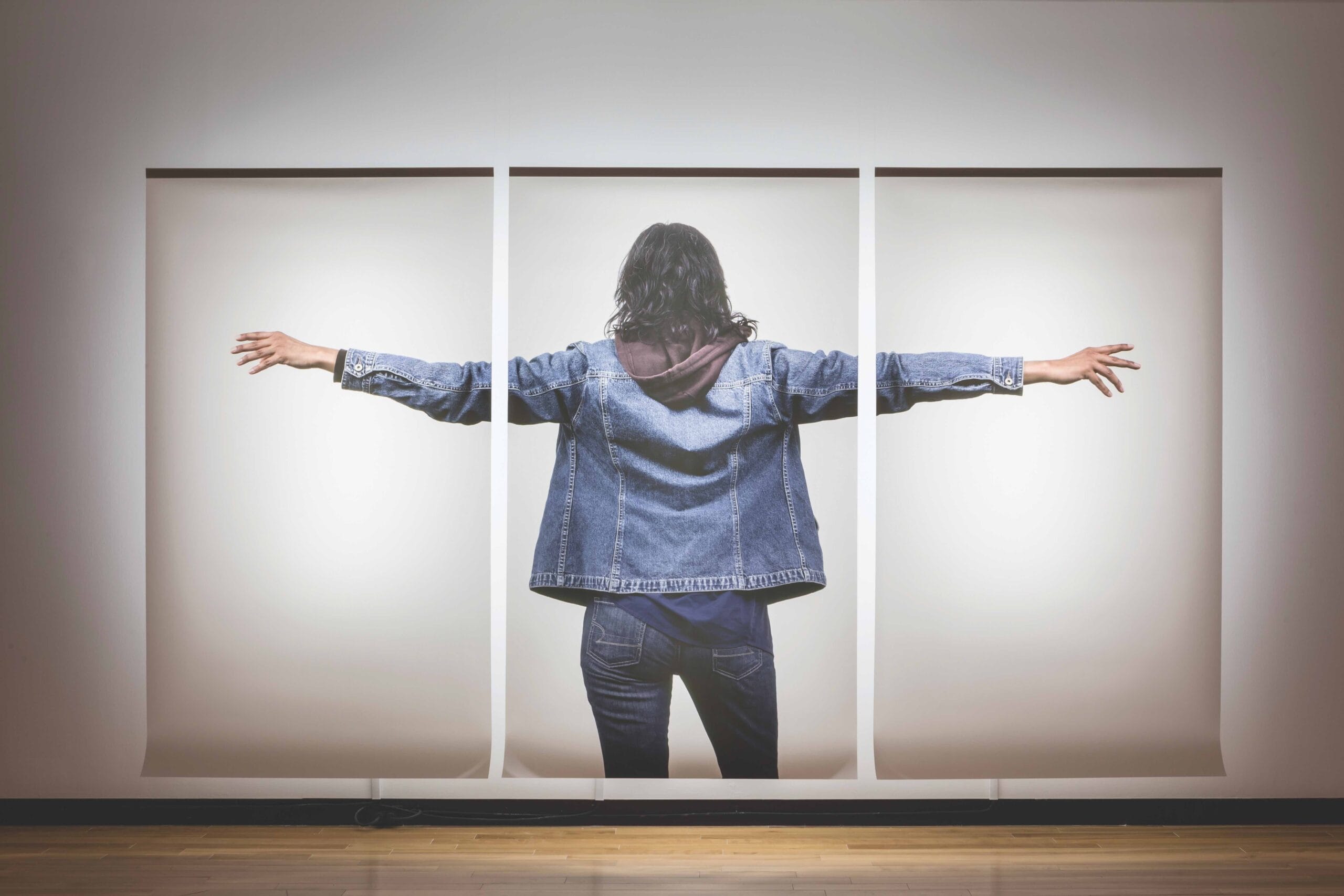 Rebecca Belmore, sister, 2010, colour inkjet on transparencies, 213.4 x 365.8 cm (overall). Courtesy of the artist. u00a9 Rebecca Belmore