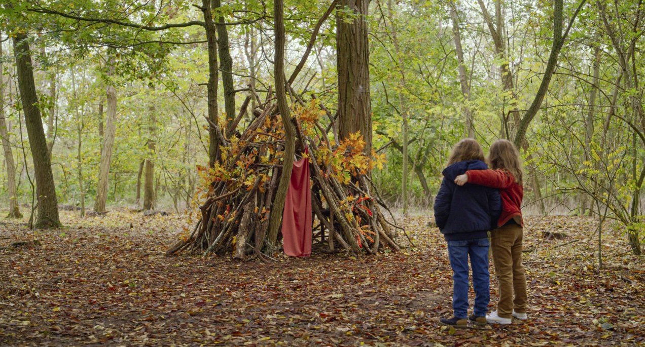 Petite Maman (2021) film still